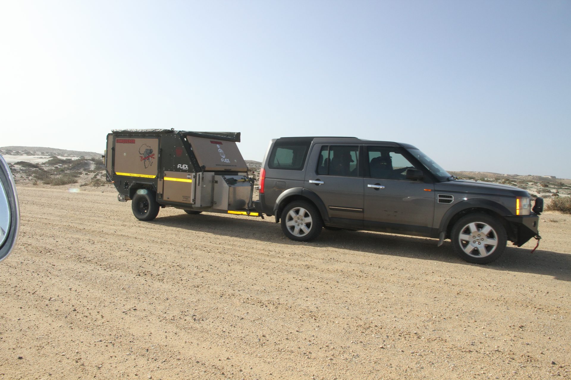 The Discovery 3 paired with a Conqueror trailer