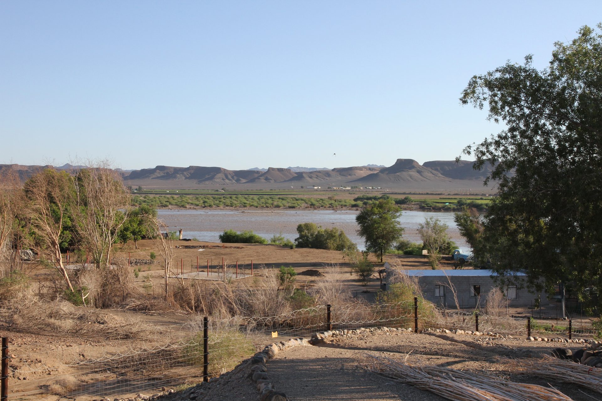 Morning at Frontier River Resort — the Orange River at the border, the day starting slowly