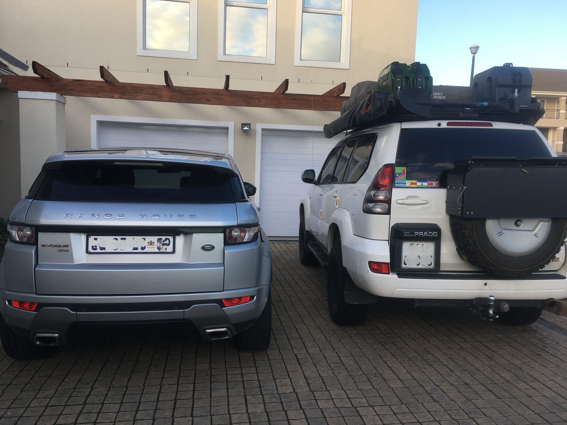 Shawn’s Range Rover parked next to Sarabi before the weekend begins